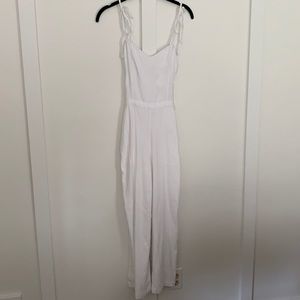 NWT Abercrombie & Fitch white jumpsuit with adjustable straps Size XS